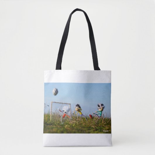 De speelse Fubby's die voetbal spelen. Tote-Bag Tasche (Vorderseite)