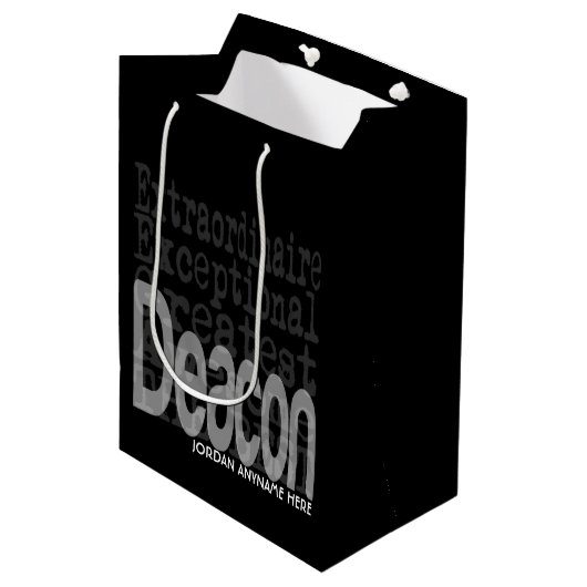 Deacon Extraordinaire CUSTOM Mittlere Geschenktüte (Vorderseite Schrägansicht)