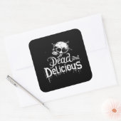 Dead But Delicious | ExDesigner | Halloween Quadratischer Aufkleber (Umschlag)