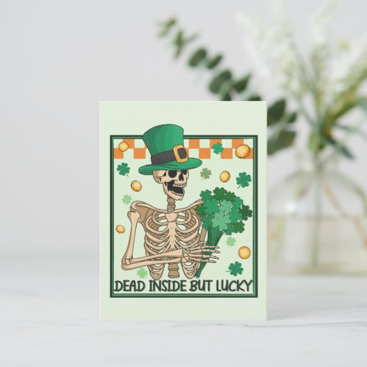 Dead Inside But Lucky St Patricks Postkarte (Stehend Vorderseite)