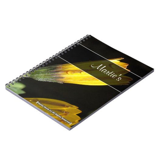 Dead on a Yellow Daisy Notebook Notizblock (Linke Seite)