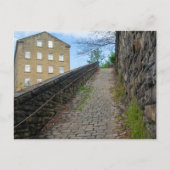 Dean Clough Cobblestone Climb - Brandts Geist Postkarte (Vorderseite)