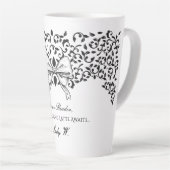 Dear Reader Regencycore Bow Ornate Floral Script Milchtasse (Rechte Ecke)