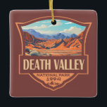 Death Valley Nationalpark Illustration Retro Keramikornament<br><div class="desc">Death Valley Vektorgrafik Design. Der Park ist bekannt für den Titus Canyon,  mit einer Geisterstadt und farbenfrohen Felsen,  und die Salinen des Badwater Becken,  Nordamerikas tiefsten Punkt.</div>