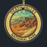 Death Valley Nationalpark Vintage Wandern neben de Keramik Ornament<br><div class="desc">Death Valley Vektorgrafik Design. Der Park ist bekannt für den Titus Canyon,  mit einer Geisterstadt und farbenfrohen Felsen,  und die Salinen des Badwater Becken,  Nordamerikas tiefsten Punkt.</div>