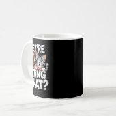 Debate 2024 Haustiere Katze Sie essen W Kaffeetasse (Vorderseite Links)