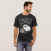 Debug Cat T-Shirt – "Build Passed" Grafik für Code (Vorne ganz)