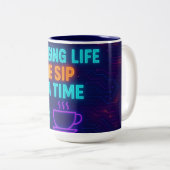 🖥️☕ Debugging Life One Sip at a Time – Neon Tech Zweifarbige Tasse (VorderseiteRechts)