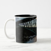 Deception Pass Bridge Mug Zweifarbige Tasse (Links)