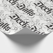 Deck the Halls Modern Black Christmas Letters Geschenkpapier (Ecke)