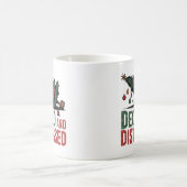 Decked and Distressed | Christmas Chaos Humor Kaffeetasse (Mittel)