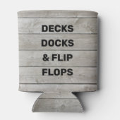 Decks und Flip Flops auf gewittertem Holz Dosenkühler (Rückseite)