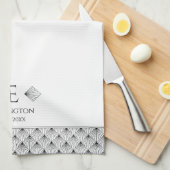 Deco-Deco-Fan Diamond Monogram aus Weiß und Schwar Geschirrtuch (Viertel Falte)