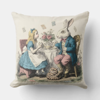 Decorative Alice in Wonderland Throw Pillow Kissen