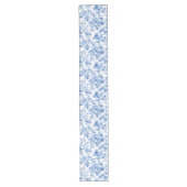 Decorative Blue French Toile Roses Floral Decor Großer Tischläufer (Vorderseite)