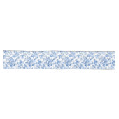 Decorative Blue French Toile Roses Floral Decor Großer Tischläufer (Horizontal)
