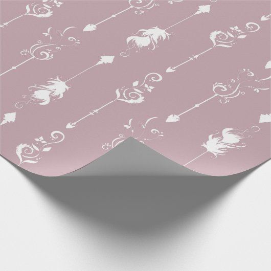 Decorative Boho Feathers Birthday Geschenkpapier (Ecke)