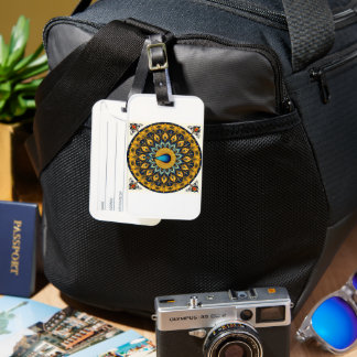 Decorative peacock bird on white gepäckanhänger