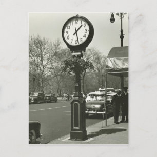 Decorative Straßenuhr zwei hintere Personen Postkarte