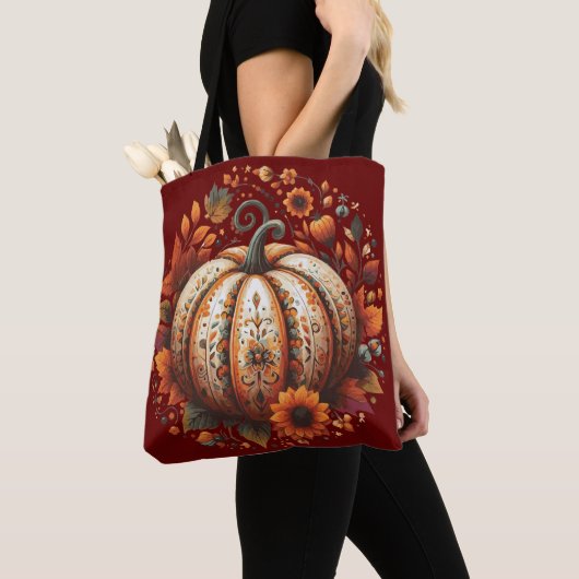 Decorativer Halloween-Kürbis mit Blätter-Blume Tasche (Von Nahem)