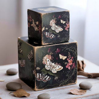 Decoupage Woodland Moth Illustration Seidenpapier