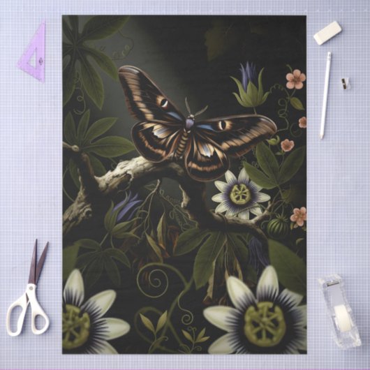 Decoupage Woodland Moth Illustration Seidenpapier (Basteln)
