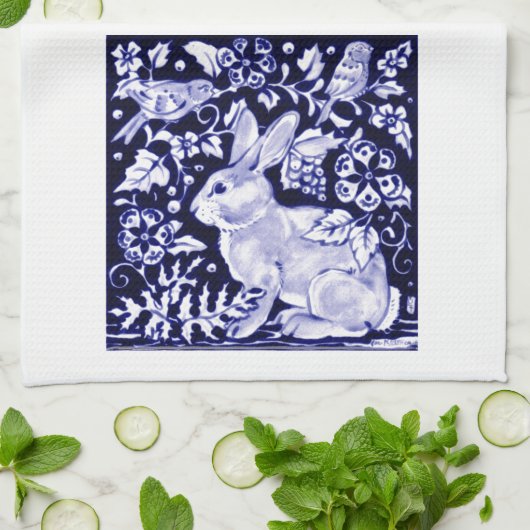 Dedham Blue Rabbit, Classic Blue & White Design Handtuch (Gefaltet)