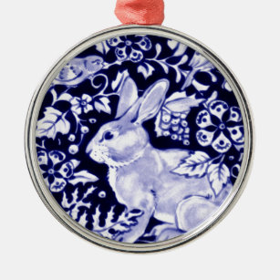Dedham Blue Rabbit, Classic Blue & White Design Ornament Aus Metall