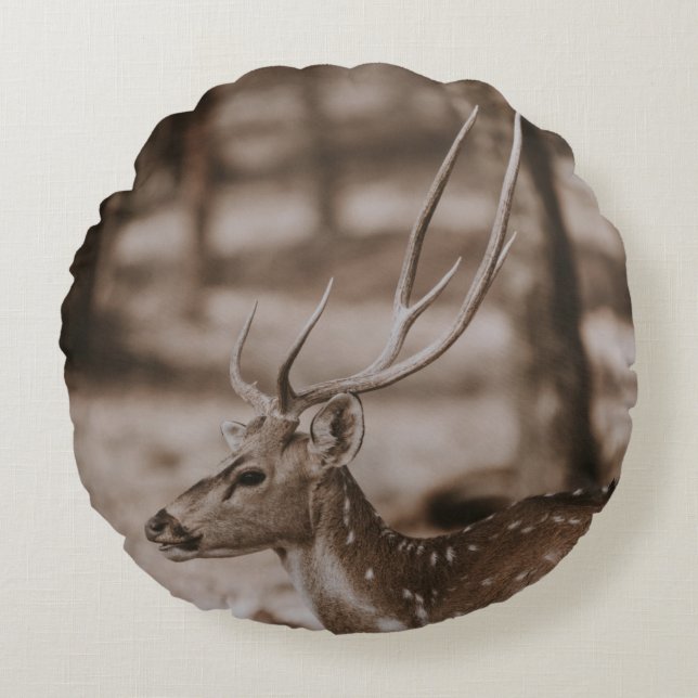 DEE MIT ANTLERS RUNDES KISSEN (Vorderseite)