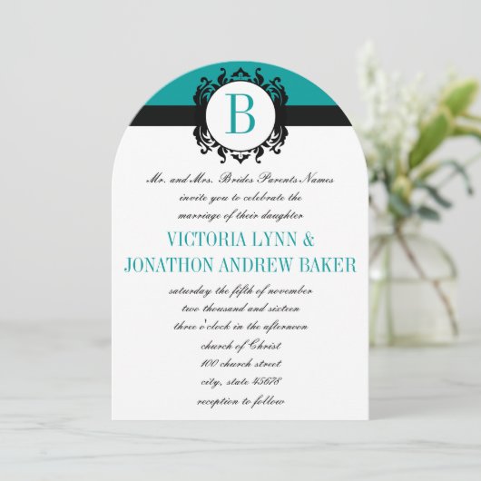 Deep Aqua Damask Monogram Wedite Invite Einladung (Stehend Vorderseite)
