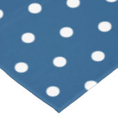 Deep Azure Blue White Polka Dots Tischdecke (Schrägansicht)