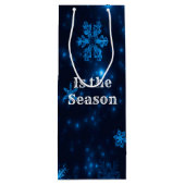 Deep Blue & Bright Schneeflocken lassen es Schnee  Geschenktüte Für Weinflaschen (Rückseite)