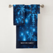 Deep Blue Bright Snowflakes Holidays Name Badhandtuch Set (Insitu)
