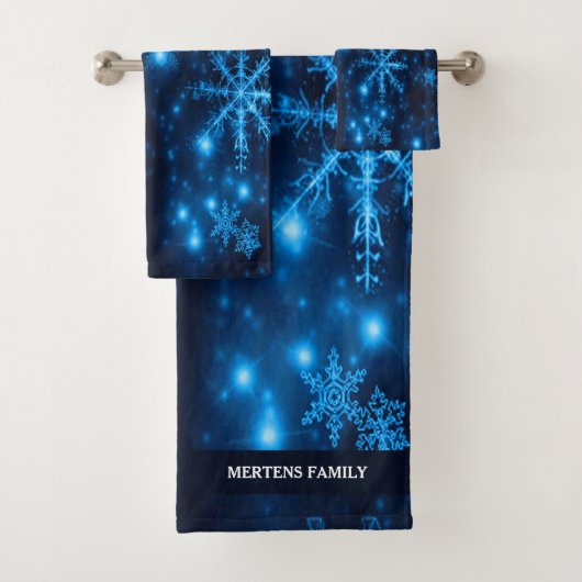 Deep Blue Bright Snowflakes Holidays Name Badhandtuch Set (Insitu)