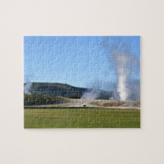 Deep Blue Geysir und Bison in Yellowstone Puzzle (Horizontal)
