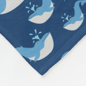 Deep Blue Ocean Whale Muster Individuelle Name Fleecedecke (Ecke)