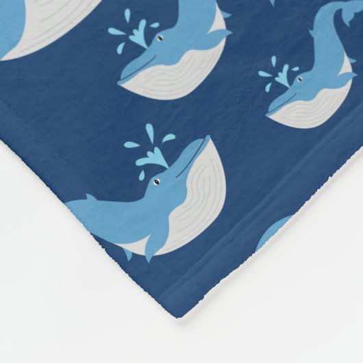 Deep Blue Ocean Whale Muster Individuelle Name Fleecedecke (Ecke)