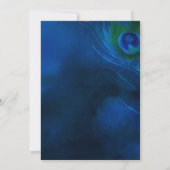 Deep Blue Peacock Feathers Modern Wedding Einladung (Rückseite)