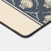 Deep Blue und Cream Seashell Muster Personalisiert Schreibtischunterlage (Ecke)