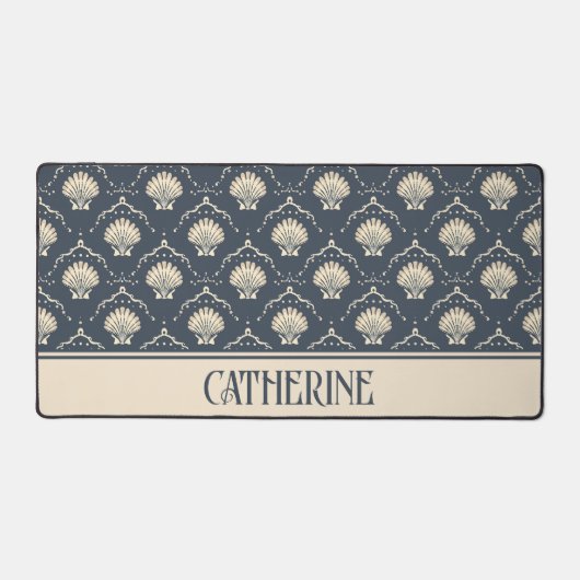 Deep Blue und Cream Seashell Muster Personalisiert Schreibtischunterlage (Vorderseite)