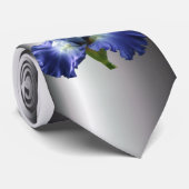 Deep Blue und White Iris Krawatte (Gerollt)