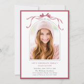 Deep Blush Bow Graduation Party Arch Photo Minimal Einladung (Vorderseite)