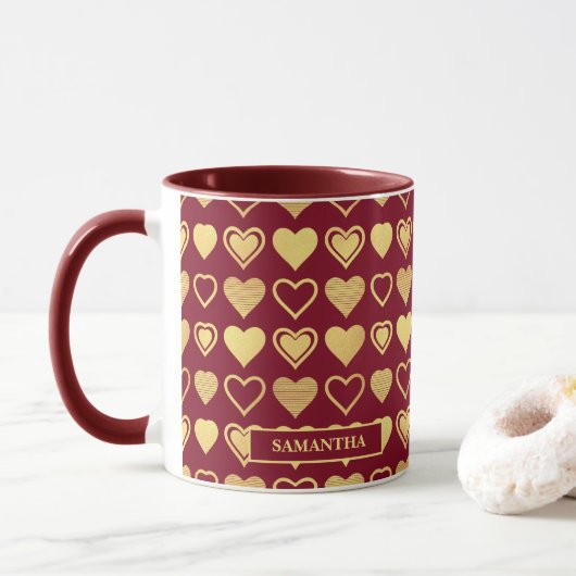 Deep Burgundy Luxury Hearts Valentine’s Gift Tasse (Mit Donut)