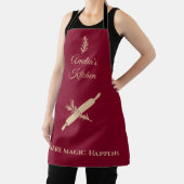 Deep Burgundy mit Pale Gold Rolling Button und Her Schürze (InSitu)