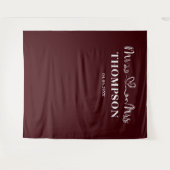 Deep Burgundy | Mr and Mrs Elegant Simple Wandteppich (Vorderseite (Horizontal))