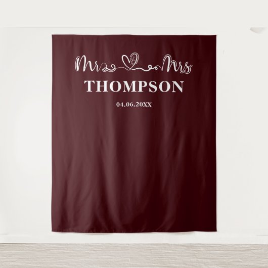 Deep Burgundy | Mr and Mrs Elegant Simple Wandteppich (Vorderseite)