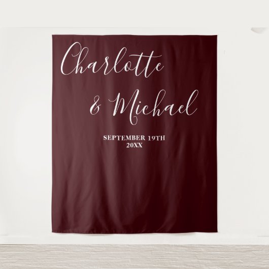 Deep Burgundy Script Minimalist Wedding Backdrop Wandteppich (Vorderseite)