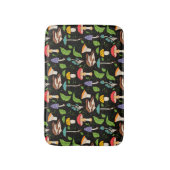 Deep Forest Magic: Colorful Mushrooms on Black Badematte (Vorderseite Vertikal)