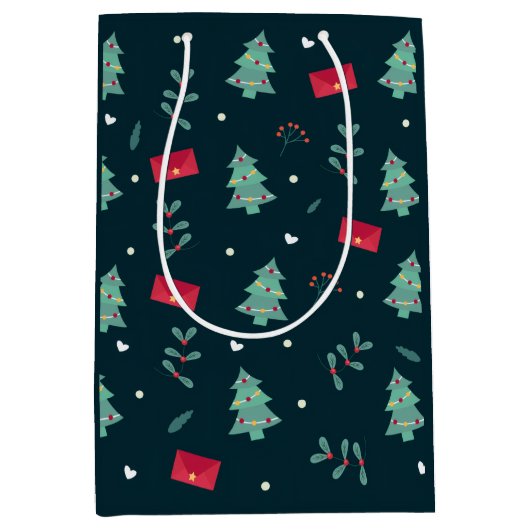 Deep Green Christmas Trees Perfect Mittlere Geschenktüte (Vorderseite)