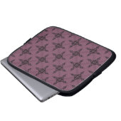 Deep Mauve und Black Damask Muster Laptopschutzhülle (Vorne Knopf)